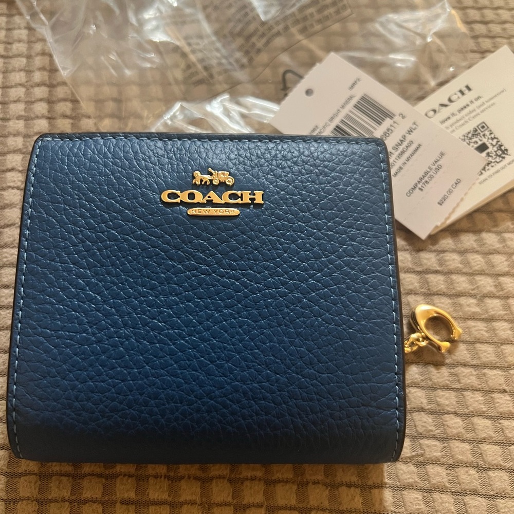 NWT COACH Compact Snap Wallet with Gold Accents